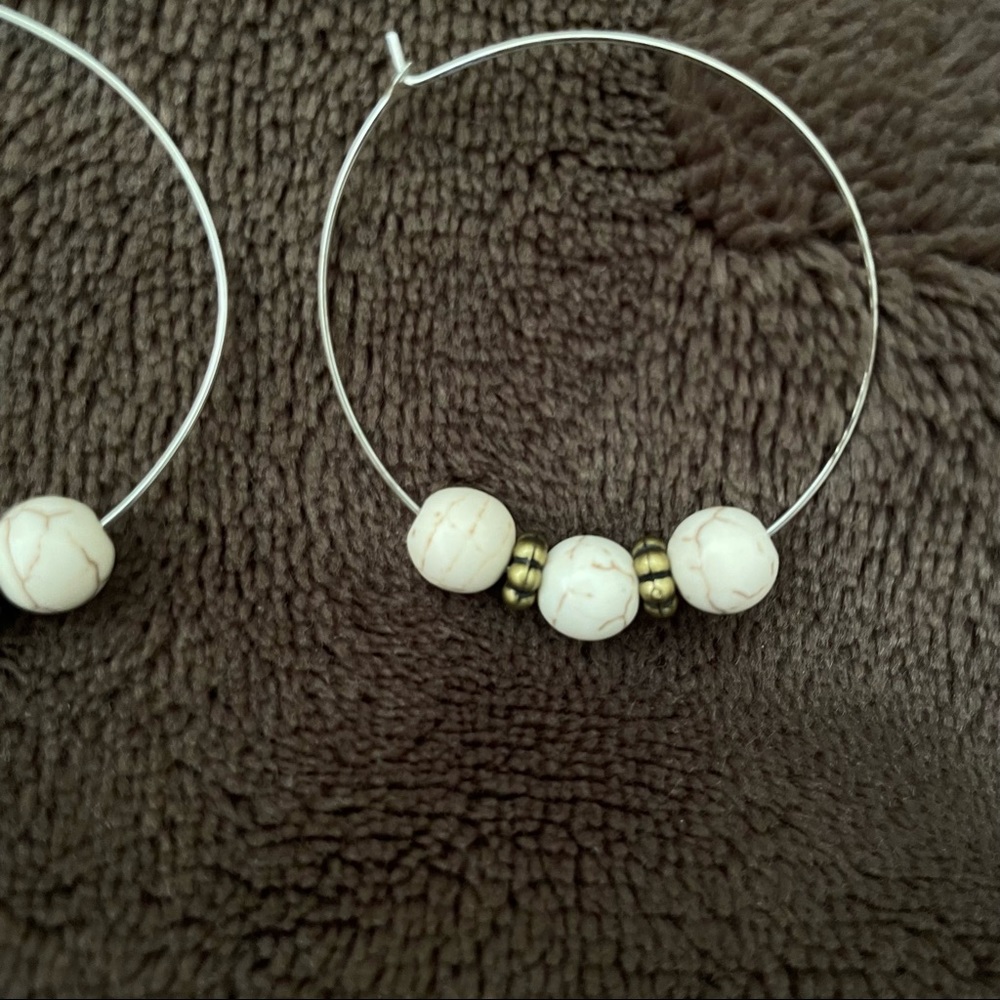 Hoop bead earrings - Picture 3 of 3